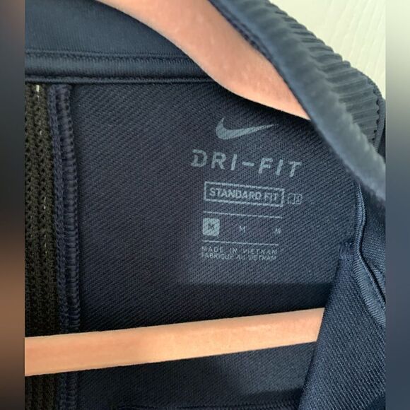 Nike EUC navy blue Dri-Fit vapor 1/2 zip golf pullover Size Medium - Picture 2 of 4